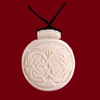 01_R3E0048 kosteny amulet keltsky uzel